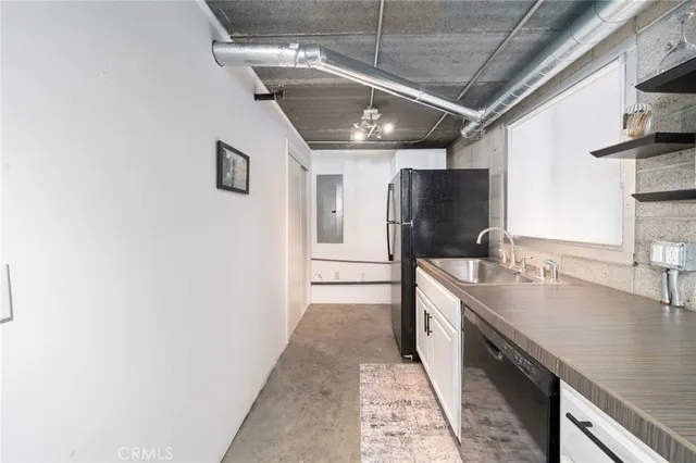 $599,000 | 834 East 4th Street, Unit H, Long Beach, CA 90802