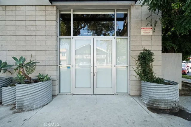 $599,000 | 834 East 4th Street, Unit H, Long Beach, CA 90802