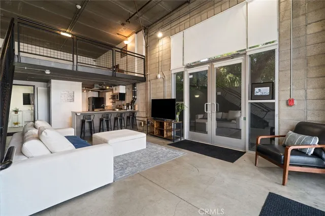$599,000 | 834 East 4th Street, Unit H, Long Beach, CA 90802