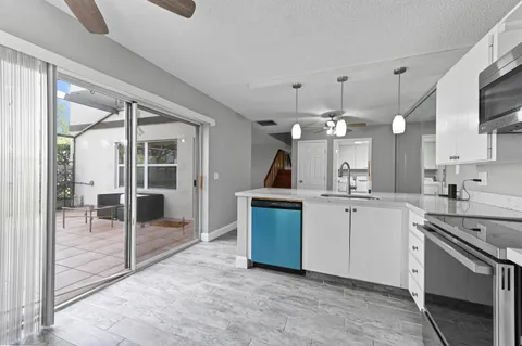 $319,500 | 38 Essex Court, Unit A, Royal Palm Beach, FL 33411