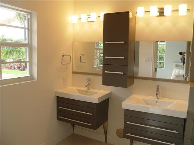 219 North Gordon Road Fort Lauderdale, FL 33301 - Photo 6 of 24 Bathroom Master