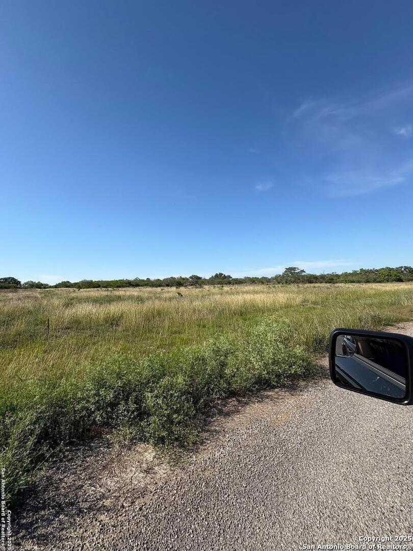 117 Paisano Trail Beeville, TX 78102 - Photo 4 of 6