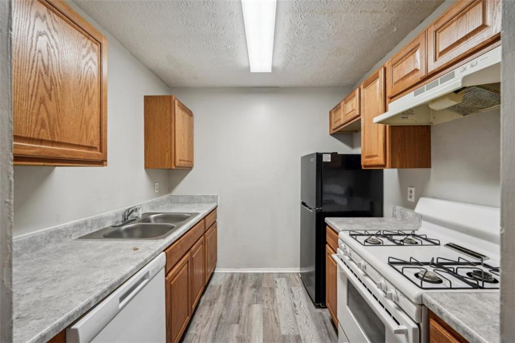 703 Pine Tree Trail Atlanta, GA 30349 - Photo 10 of 35