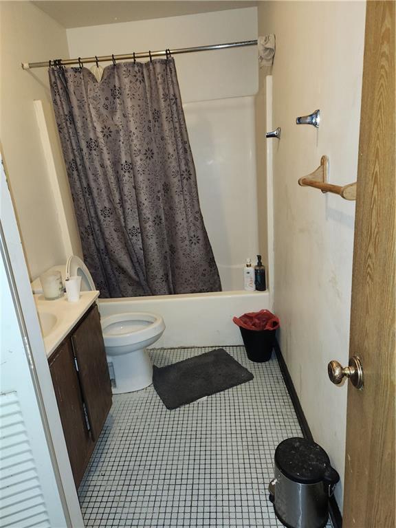 300 Helen Street McKees Rocks, PA 15136 - Photo 32 of 48 a bathroom with a toilet and a shower