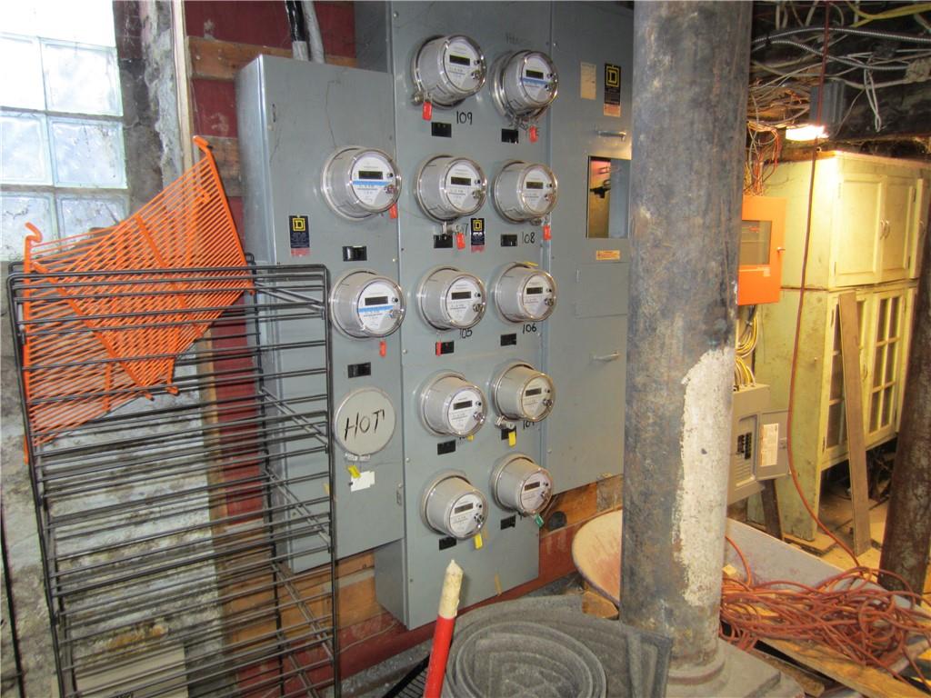 300 Helen Street McKees Rocks, PA 15136 - Photo 39 of 48 a living room with furniture and a window
