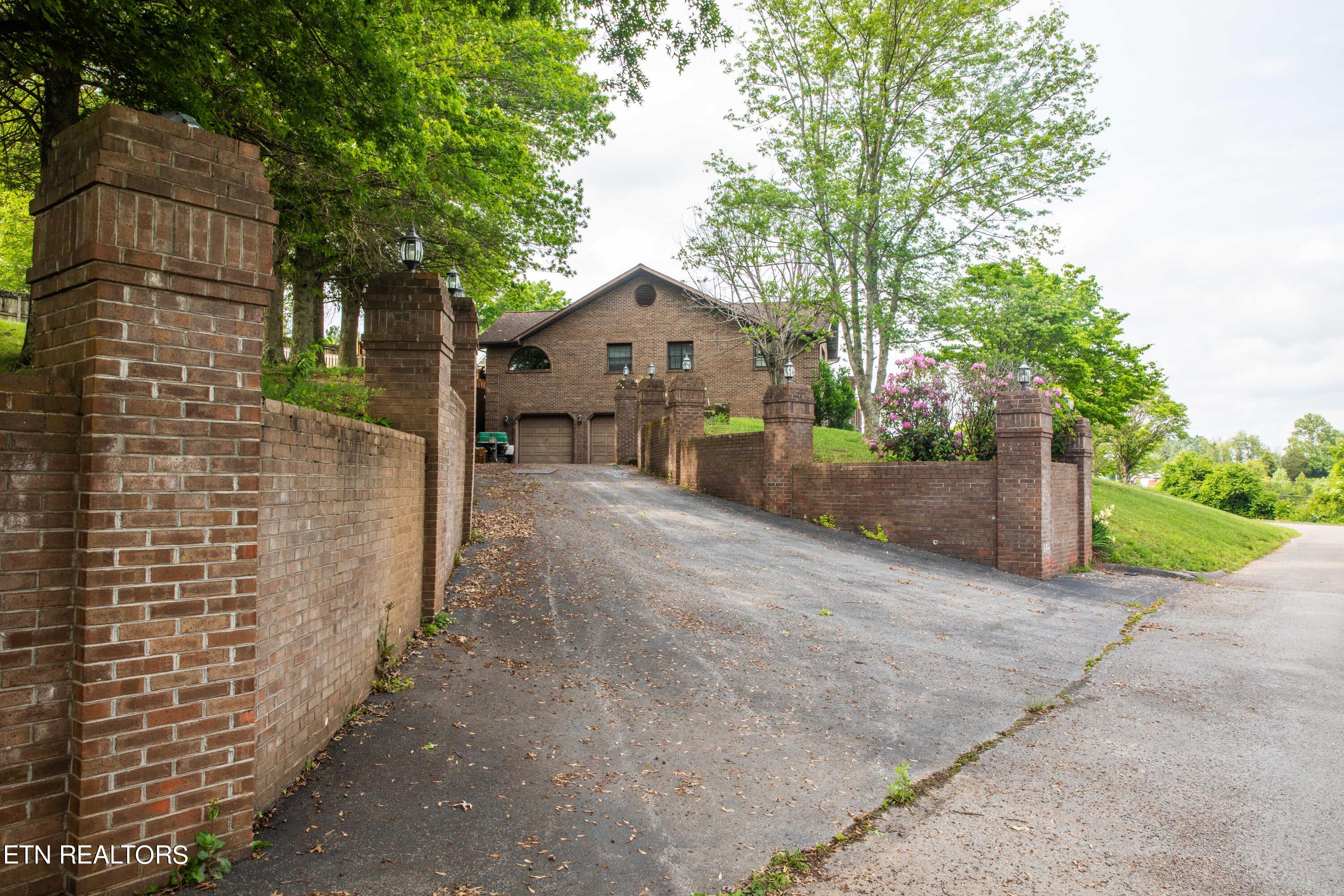 234 Cristo Road Tazewell, TN 37879 - Photo 4 of 41 014A9575