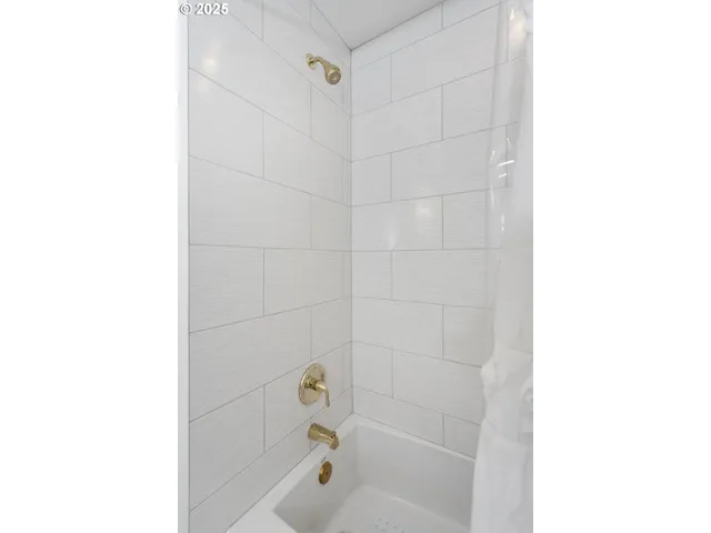 $760,000 | 1674 Fircrest Drive, Lake Oswego, OR 97034