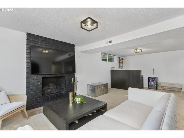 $760,000 | 1674 Fircrest Drive, Lake Oswego, OR 97034