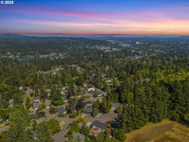 $760,000 | 1674 Fircrest Drive, Lake Oswego, OR 97034