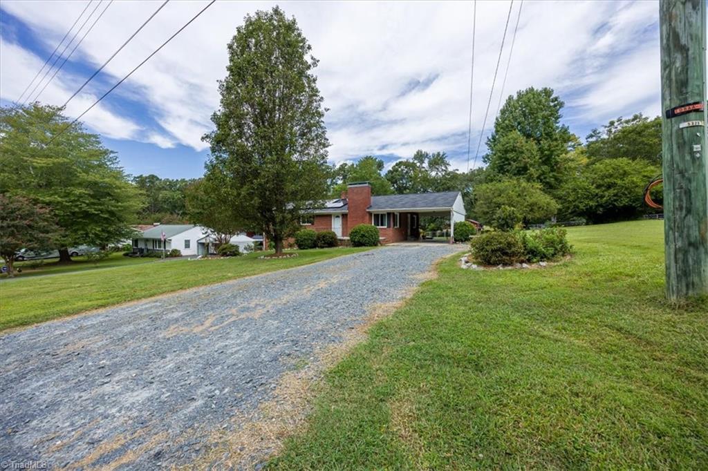 349 Croomcrest Road Asheboro, NC 27205 - Photo 4 of 44 Gallery Image 4