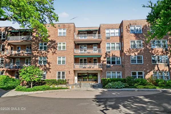 $780,000 | 1 Putnam Hill, Unit 3C, Greenwich, CT 06830