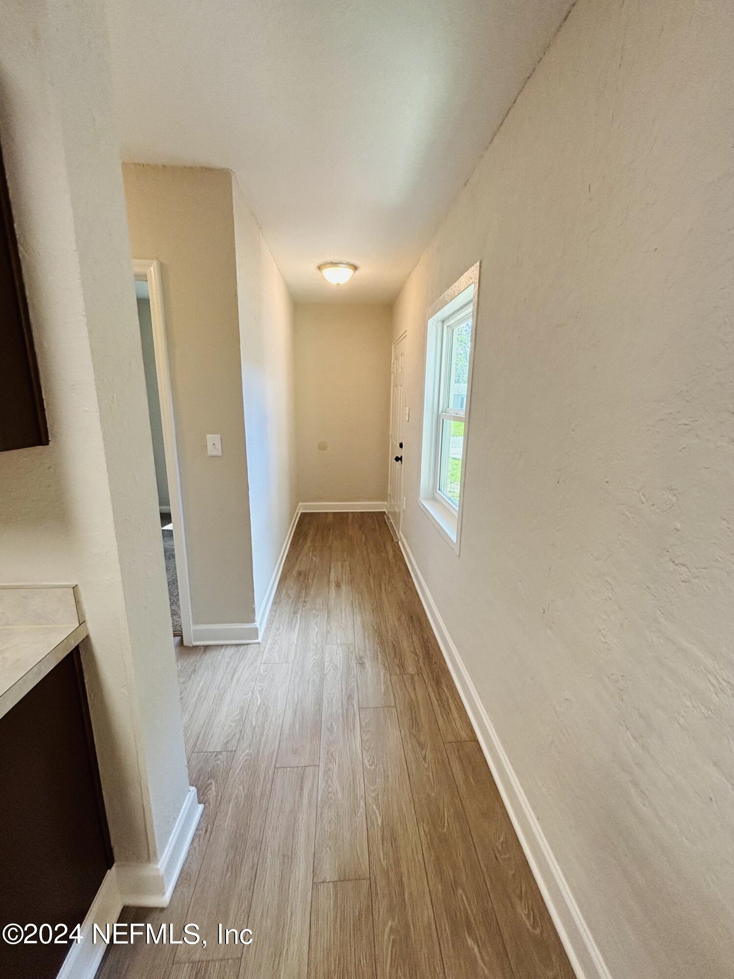 5303 Baycrest Road Jacksonville, FL 32205 - Photo 3 of 16 Foyer