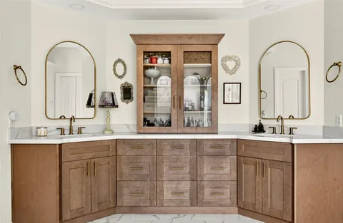 $699,000 | 10111 Earlington Manor Drive, Spring, TX 77379