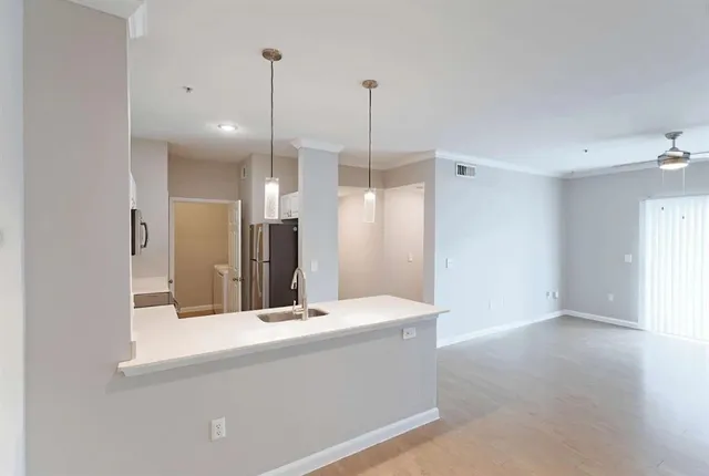 $1,299 | 10505 I-35 Frontage Road South, Unit 1717, Austin, TX 78747