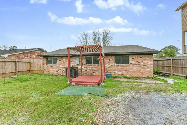 $185,000 | 2718 Summertime Drive, Houston, TX 77045