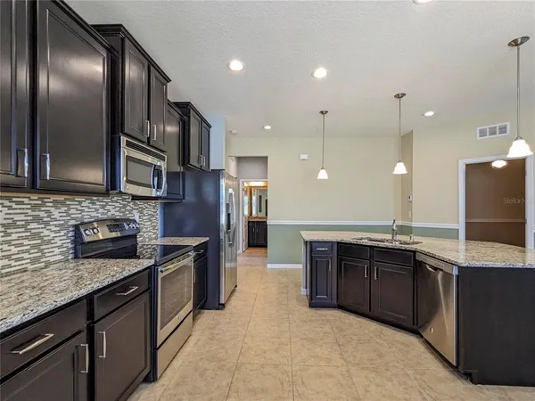 $2,295 | 3129 Oriole Drive, Unit 104, Sarasota, FL 34243