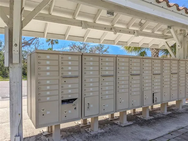 $2,295 | 3129 Oriole Drive, Unit 104, Sarasota, FL 34243