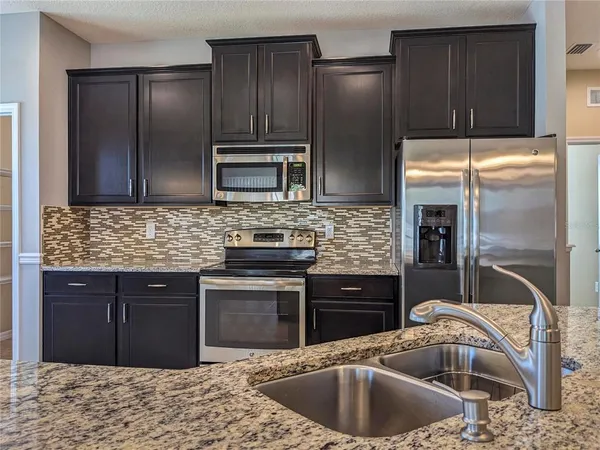 $2,295 | 3129 Oriole Drive, Unit 104, Sarasota, FL 34243