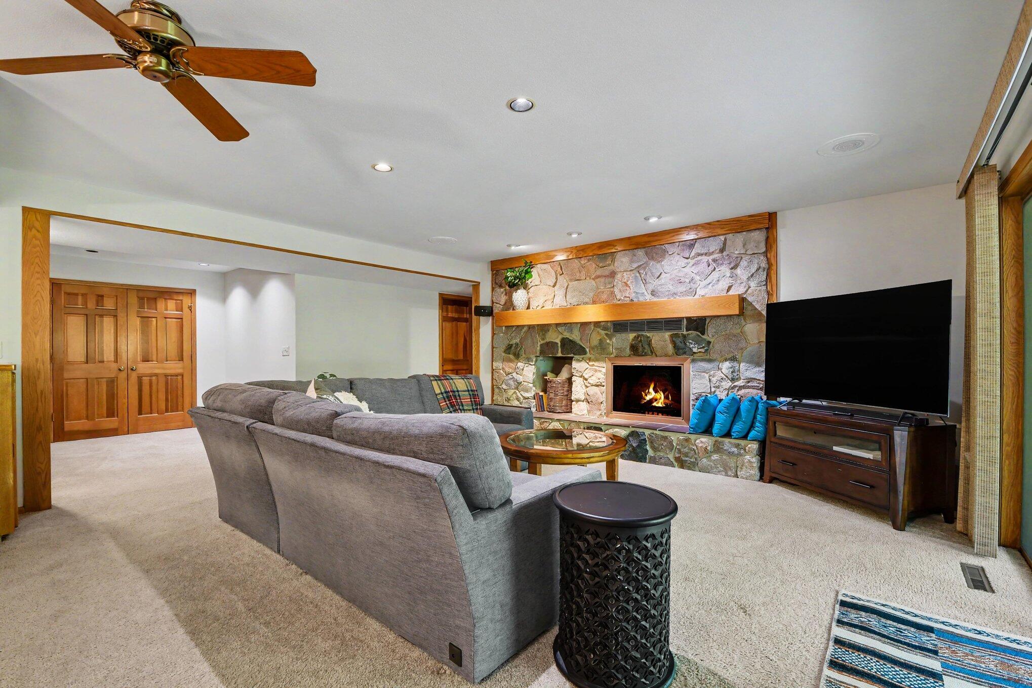 7463 Whispering Ridge Street Southeast Grand Rapids, MI 49546 - Photo 27 of 40 030_file_1362