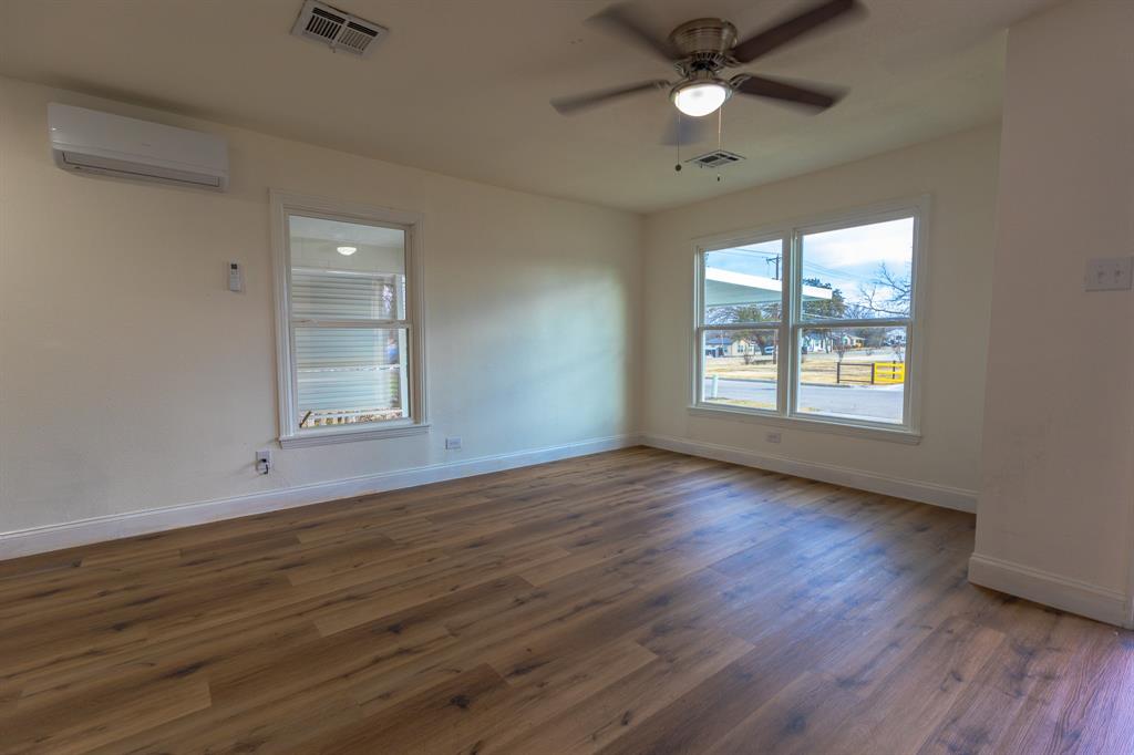 1105 Spring Branch Street Waco, TX 76711 - Photo 4 of 14