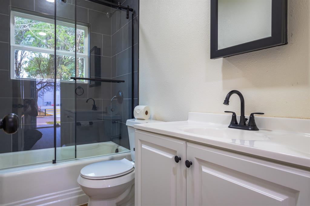 1105 Spring Branch Street Waco, TX 76711 - Photo 9 of 14