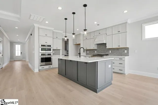 $839,000 | 202 Redland Way, Greenville, SC 29615