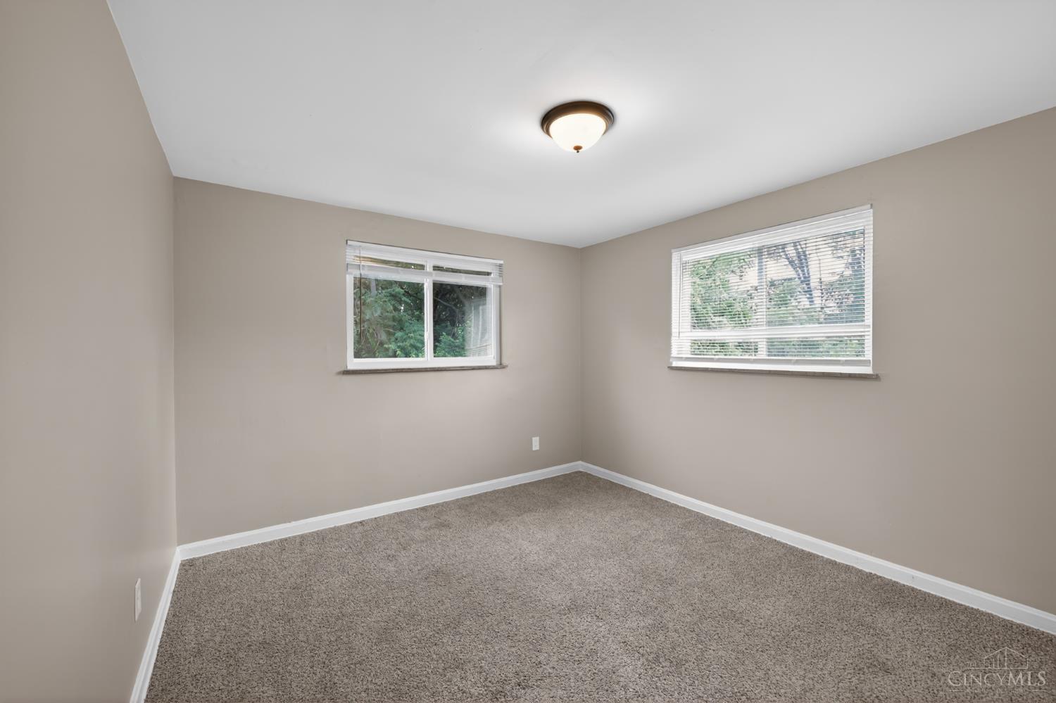 6331 Stover Avenue Golf Manor, OH 45237 - Photo 9 of 29