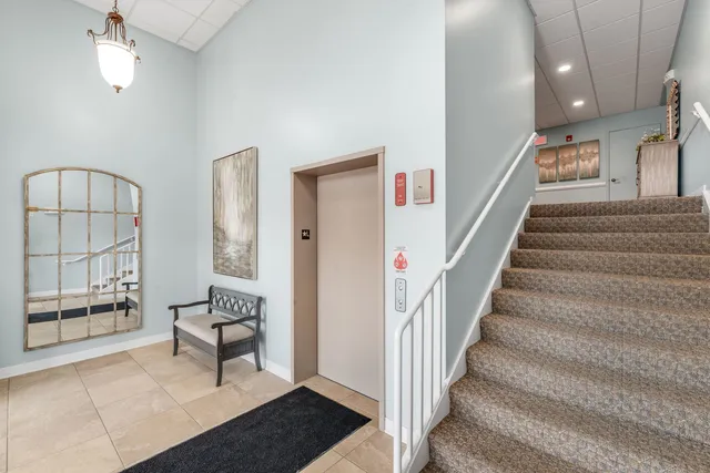 $400,000 | 2692 Stone Circle, Unit 209, Geneva, IL 60134