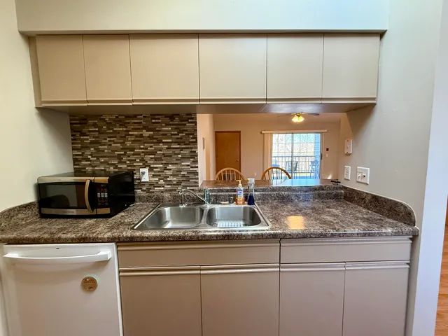 $225,000 | 883 Park, Unit 201, Oregon, WI 53575