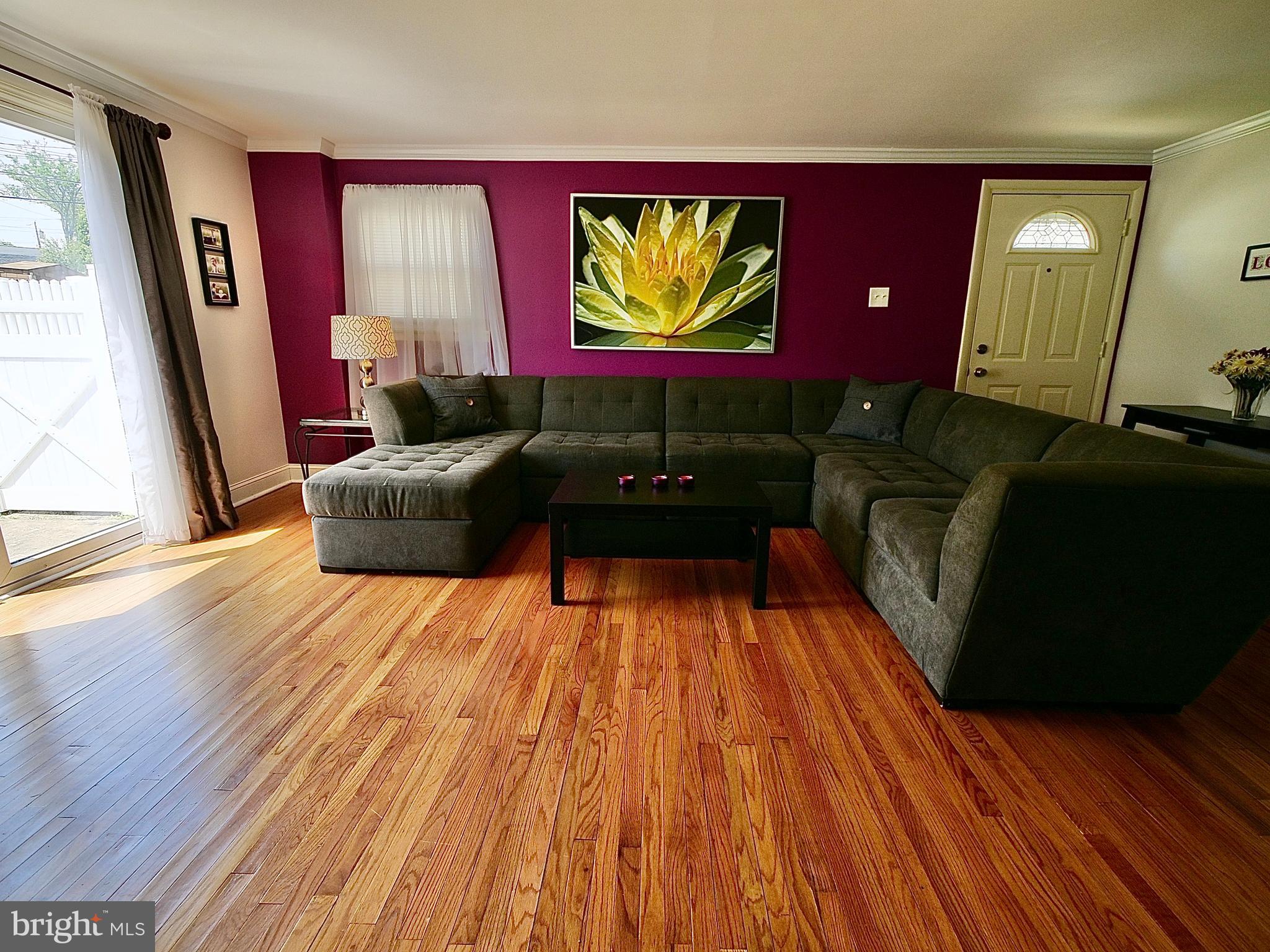 2808 Sebring Road Philadelphia, PA 19152 - Photo 3 of 19 Living Room