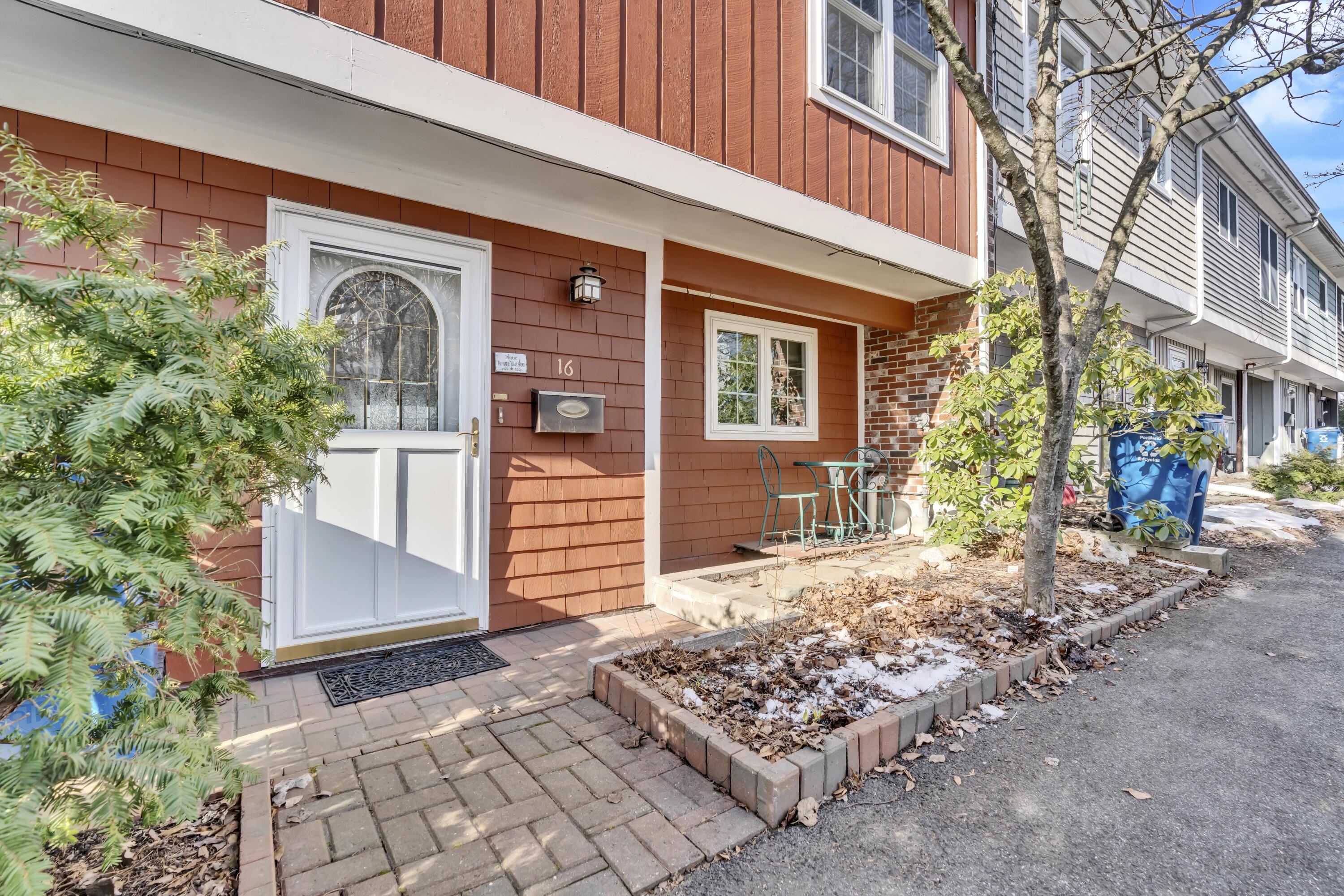 16 Ponce Street Portland, ME 04101 - Photo 3 of 37 _DSC1598