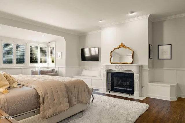 a view of a lake view with a garden