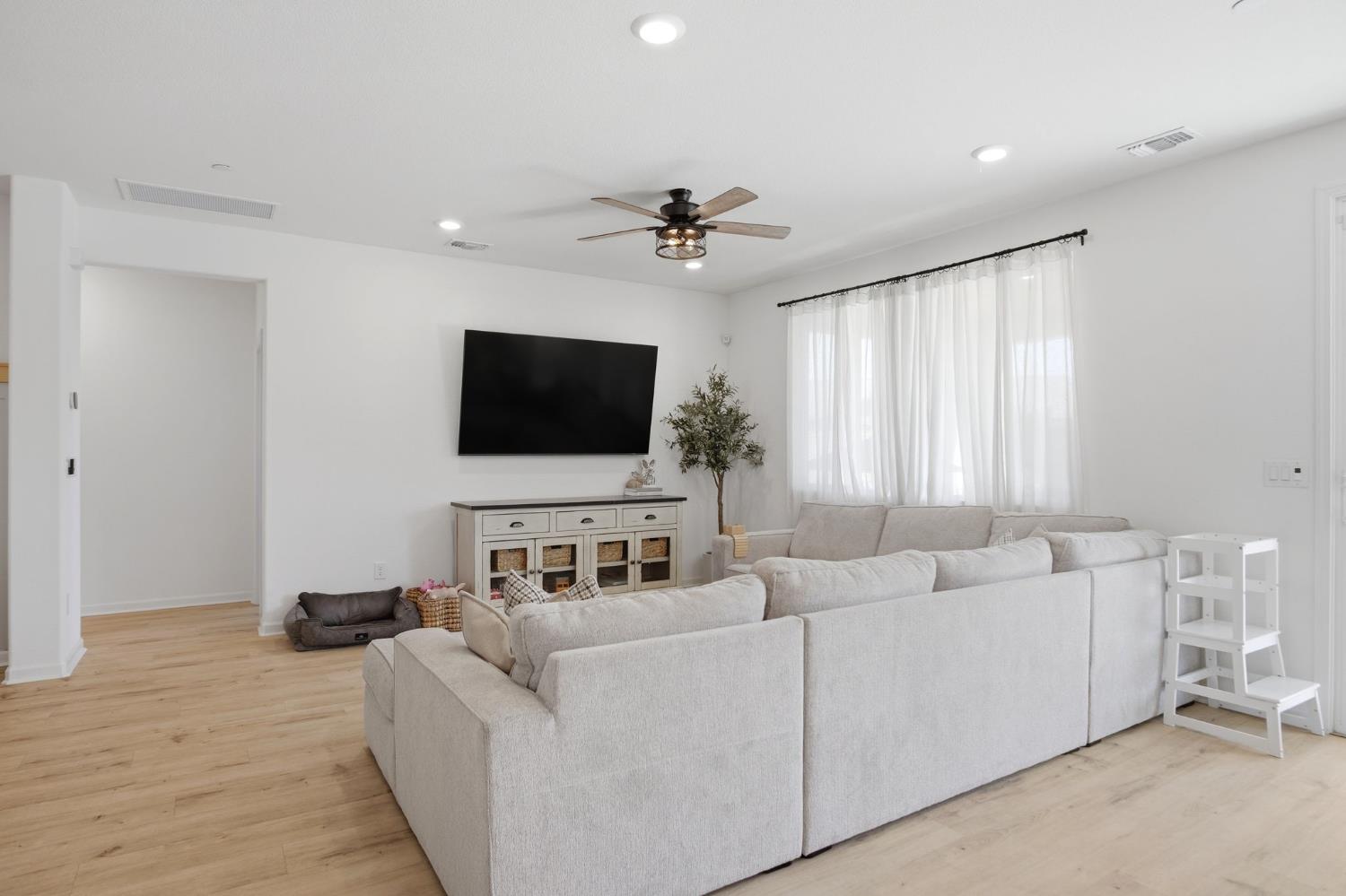 7638 Path Drive Hughson, CA 95326 - Photo 8 of 38