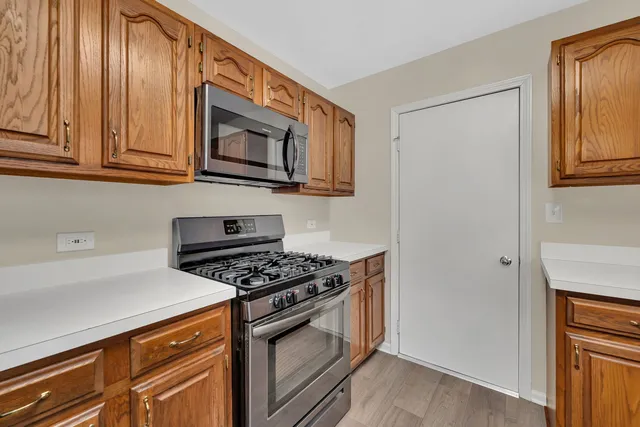 $295,900 | 20815 West Torrey Pines Lane, Plainfield, IL 60544