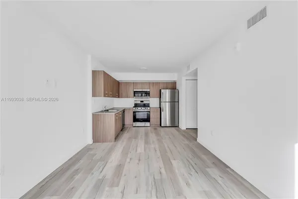 $2,000 | 175 Northwest 160th Street, Unit 320, North Miami Beach, FL 33169