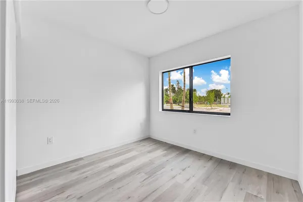 $2,000 | 175 Northwest 160th Street, Unit 320, North Miami Beach, FL 33169