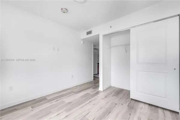 $2,000 | 175 Northwest 160th Street, Unit 320, North Miami Beach, FL 33169