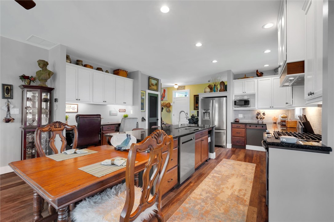 349 Amberwood Road Pickens, SC 29671 - Photo 8 of 46