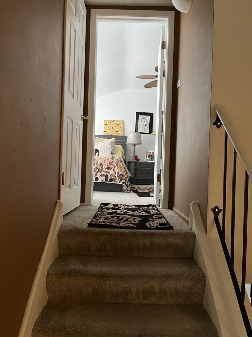 18650 Golfview Drive Hazel Crest, IL 60429 - Photo 21 of 35 a bedroom with a bed and a window