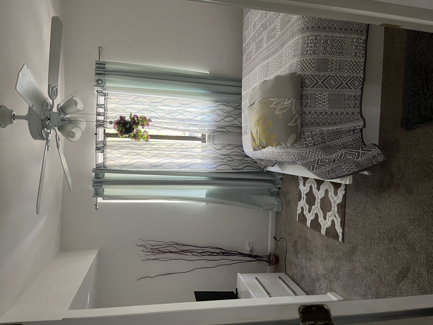 18650 Golfview Drive Hazel Crest, IL 60429 - Photo 34 of 35 a bathroom with a sink and mirror