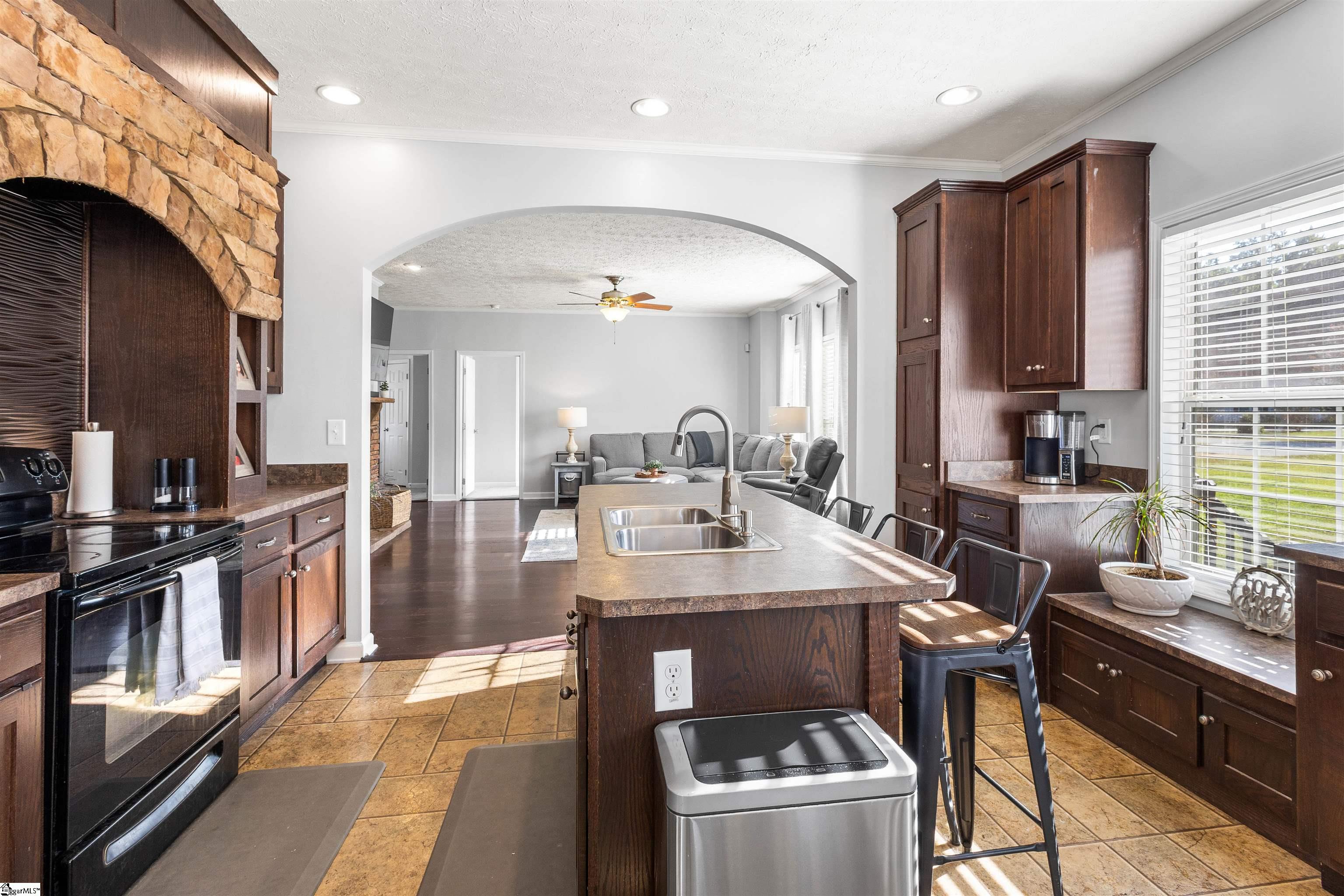 151 Lesley Road Pelzer, SC 29669 - Photo 4 of 31