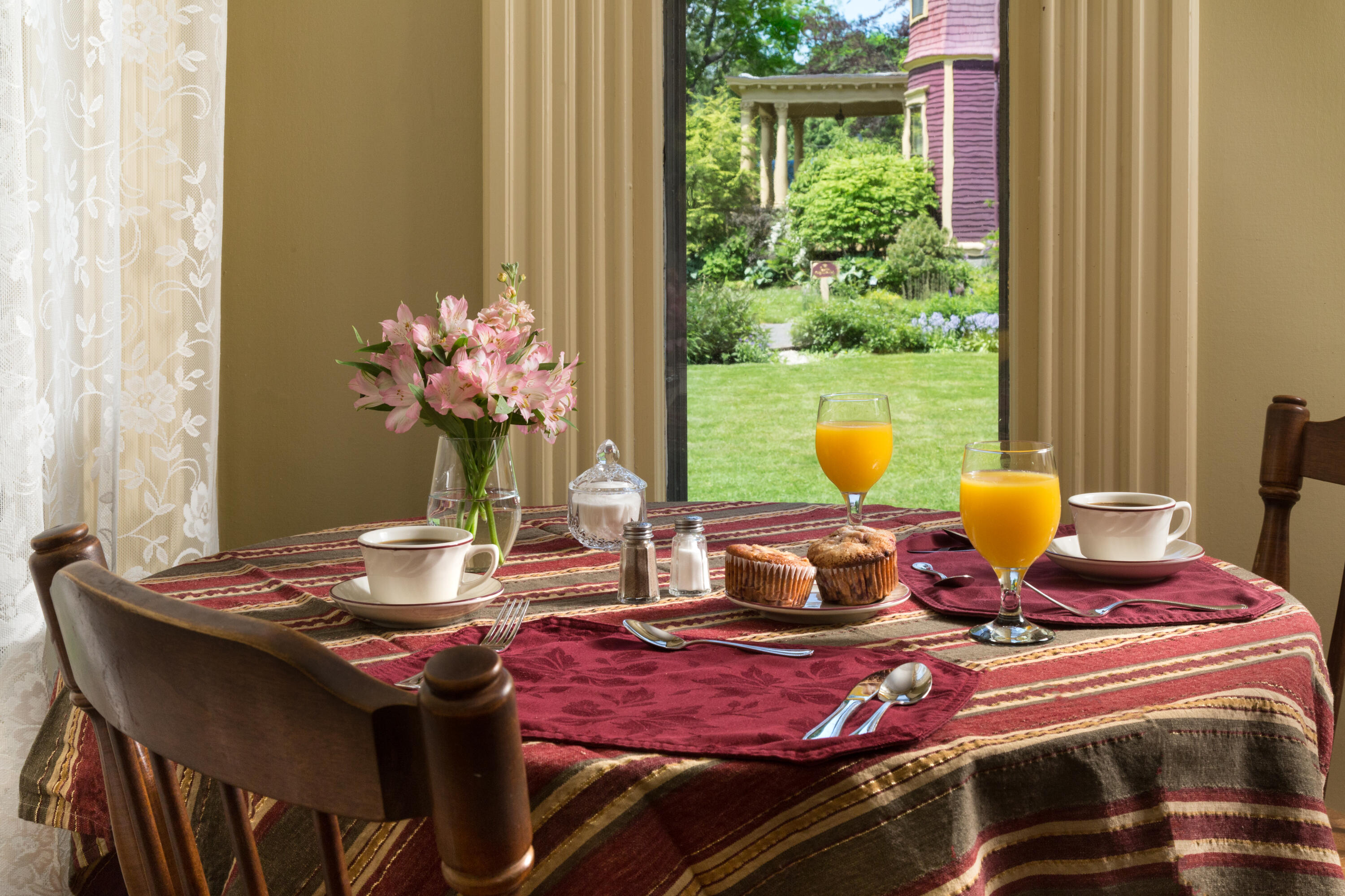 73 Talbot Avenue Rockland, ME 04841 - Photo 11 of 38 Talbot-House-U-DiningRoom-2