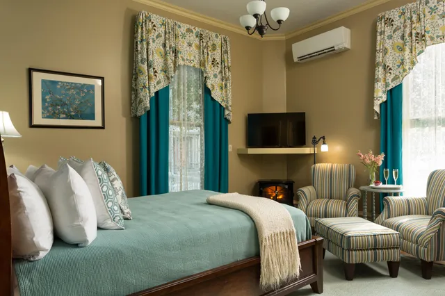 $1,295,000 | 73 Talbot Avenue, Rockland, ME 04841