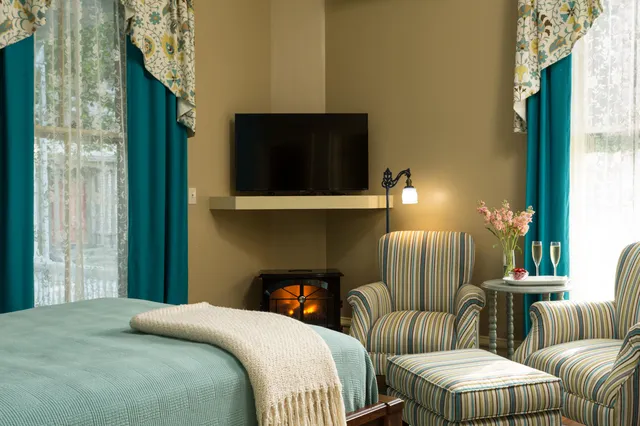 $1,295,000 | 73 Talbot Avenue, Rockland, ME 04841