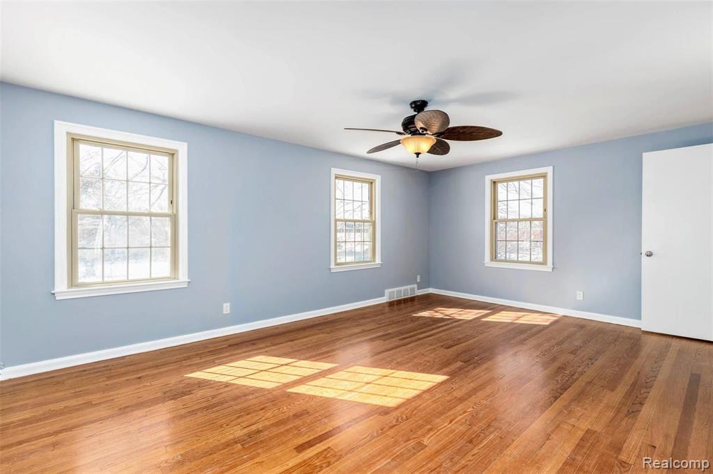 1442 Devonshire Road Grosse Pointe Park, MI 48230 - Photo 13 of 48
