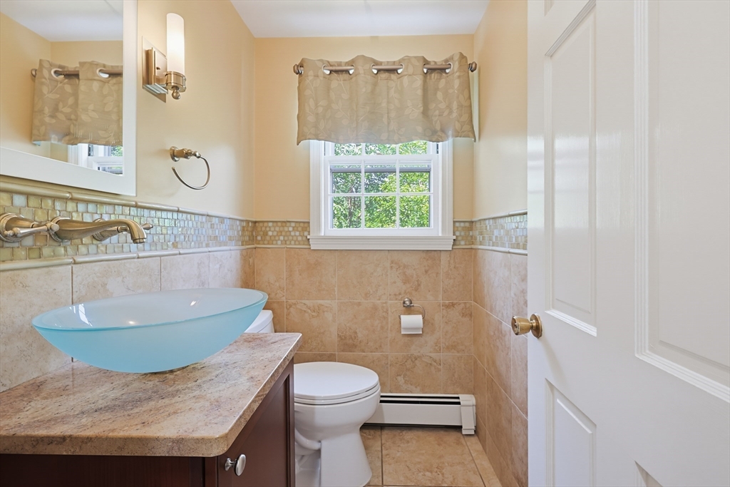 19 Belmont Road Wakefield, MA 01880 - Photo 12 of 42