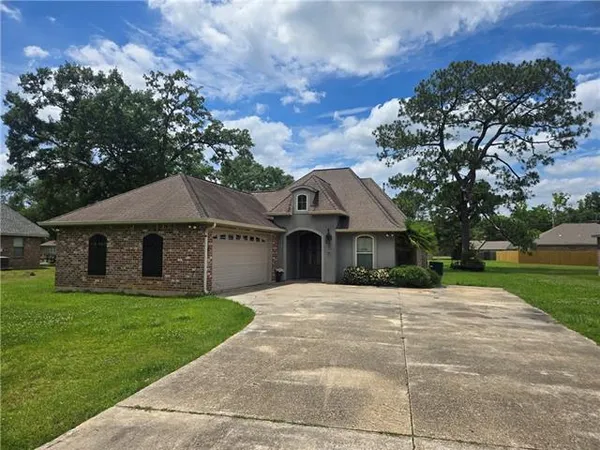 $270,000 | 17199 Cherokee Trace, Tickfaw, LA 70466