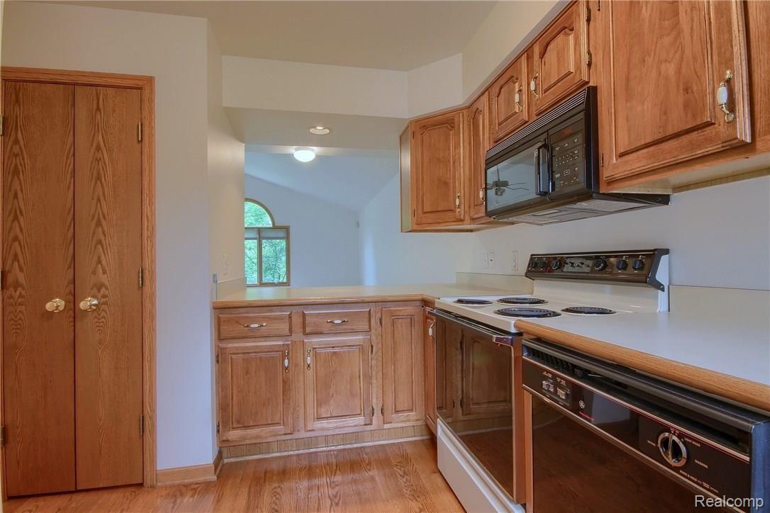3112 Rivers Edge Drive Wayne, MI 48184 - Photo 16 of 36 Kitchen_4th_View.jpg