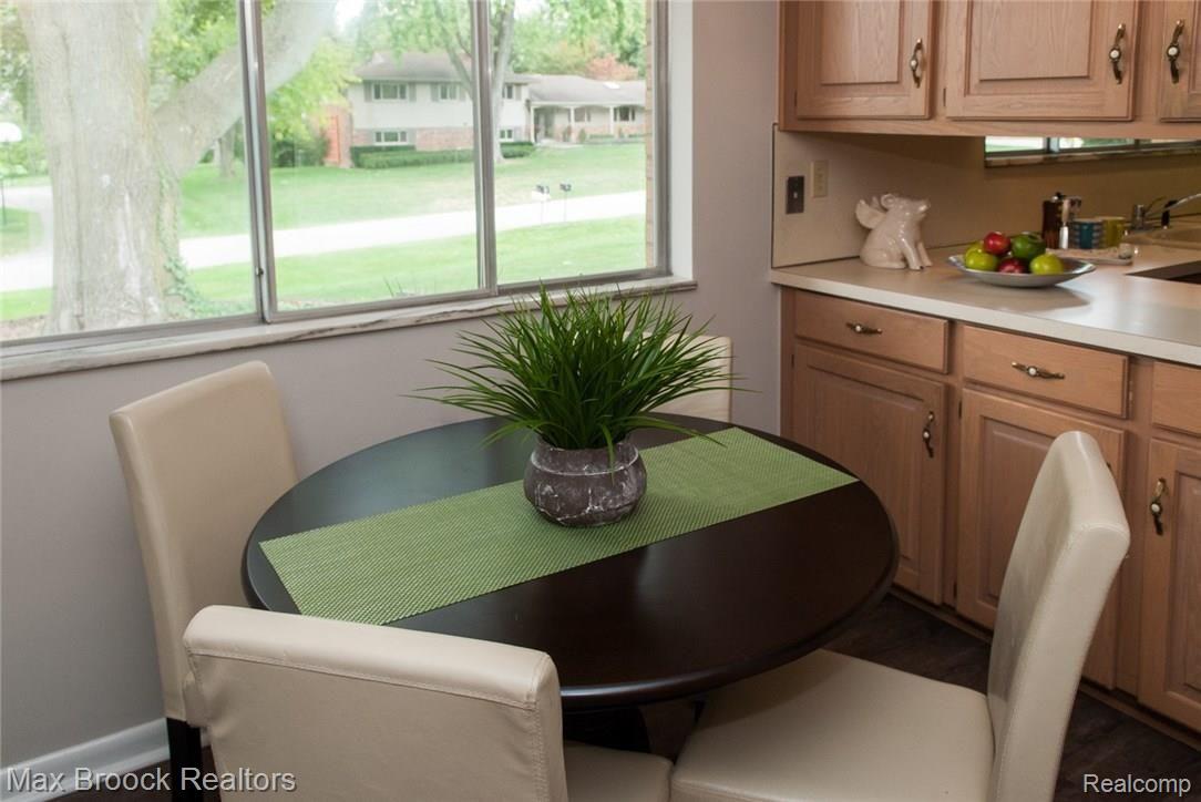 920 South Reading Road Bloomfield Hills, MI 48304 - Photo 13 of 32 055DSC_1560.jpg