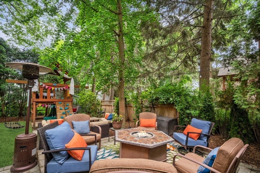 501 Ridge Road Kenilworth, IL 60043 - Photo 41 of 46 a outdoor space with furniture